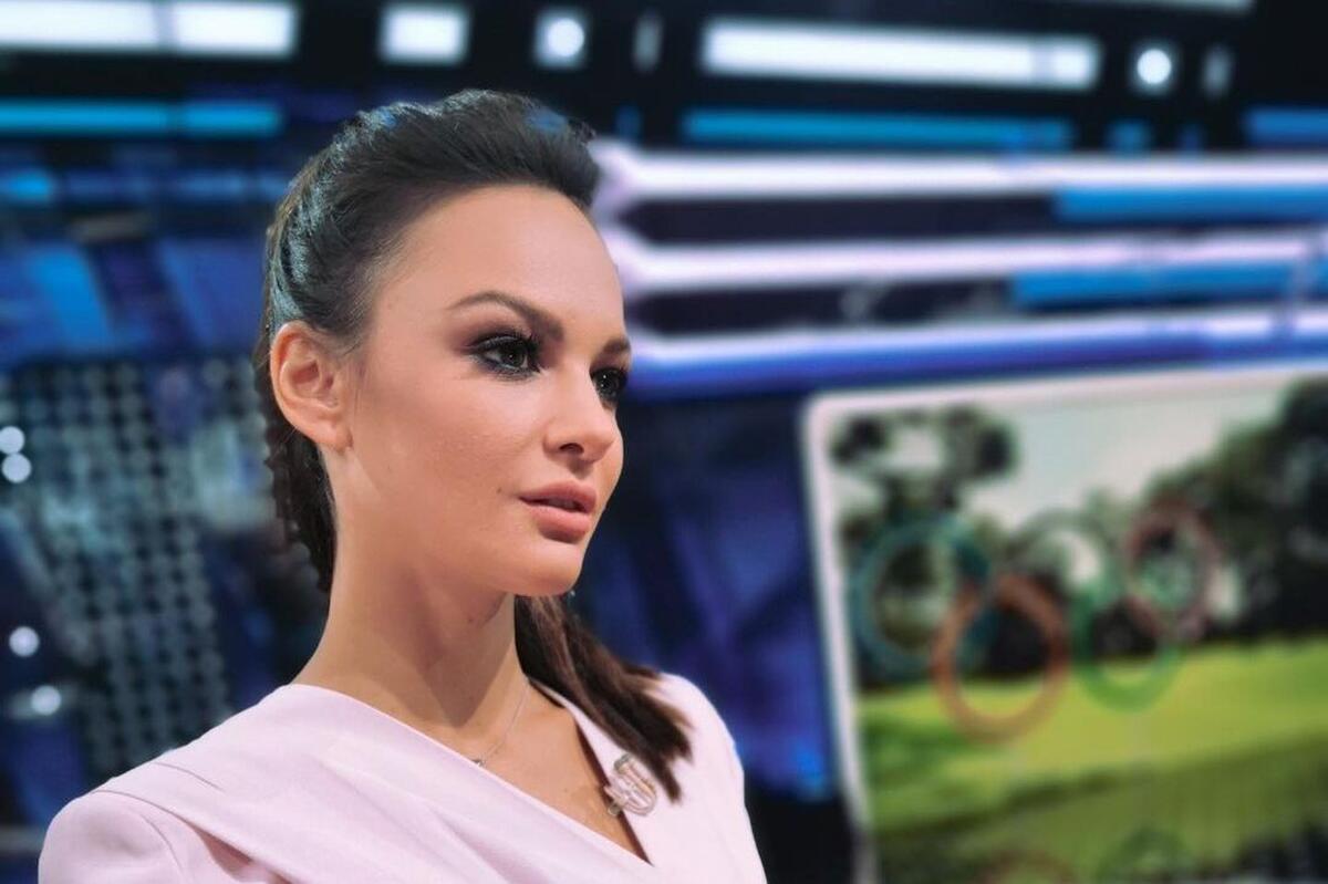 Олеся Серегина Ведущая Матч В Купальнике