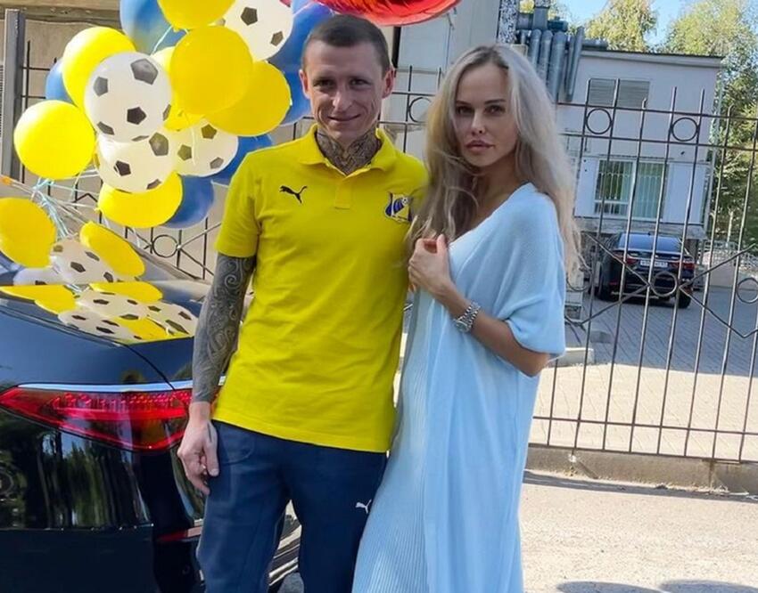 Блонди в машине