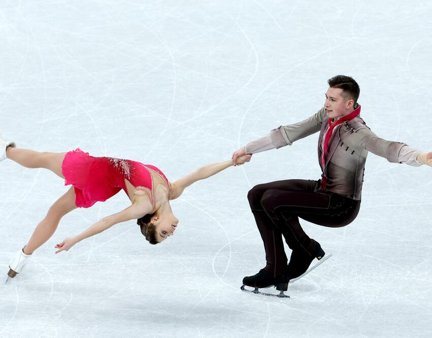 Анастасия мишина и александр галлямов 2022. Фигурное катание пары произвольная программа. Анастасия мишина и александр галлямов 2022. Анастасия мишина александр галлямов фигурное катание. Награждение пар в фигурном катании на олимпиаде.