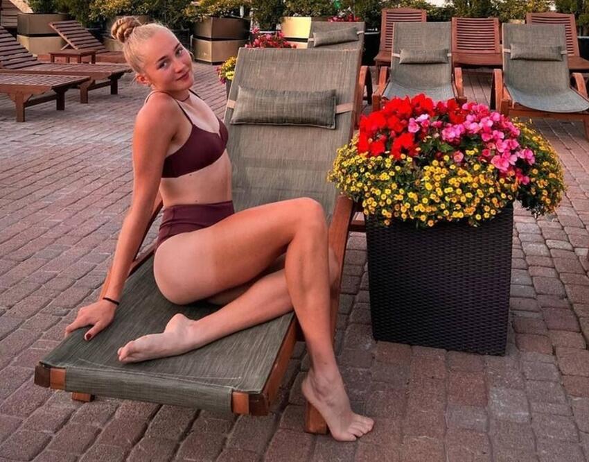 Красотка выставила себя напоказ