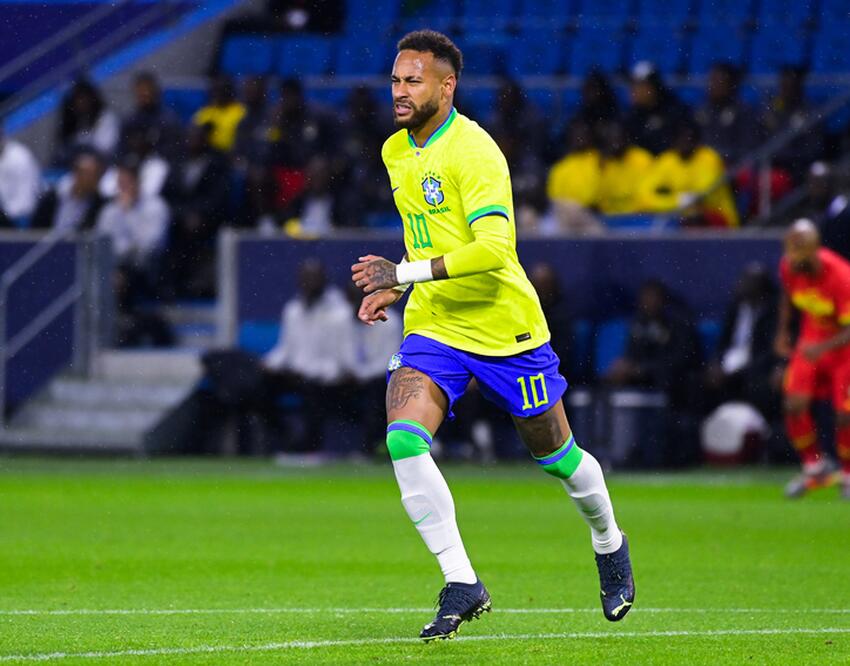 Неймар: «Попрошу партнеров, чтобы помогли мне обойти Пеле по голам за ...