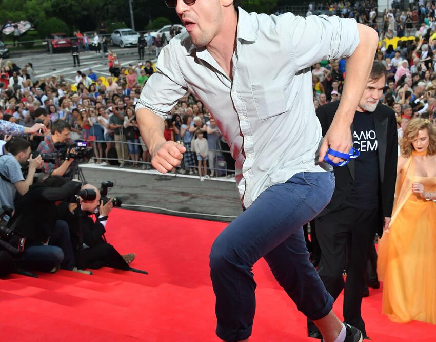 «Я просто растерян»: Артур Смольянинов, звезда фильма «9 рота ...