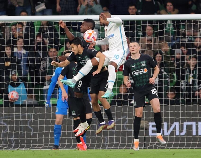 «Зенит» обыграл «Краснодар» и завершил первый круг лидером чемпионата РПЛ