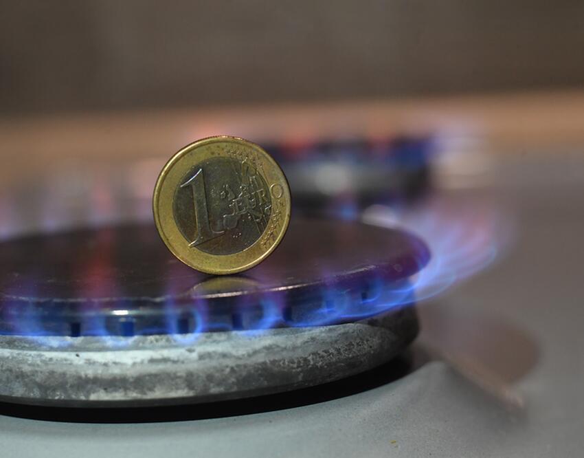 Более чем на 8%: почему услуги ЖКХ подорожают для россиян с 1 декабря