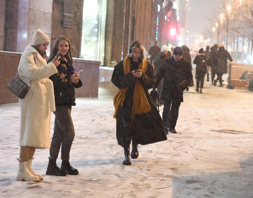 Это продлит работу смартфона на морозе: способы названы