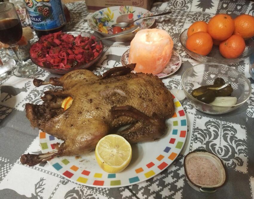 Названа сумма, в которую обойдется новогодний стол в 2022 году