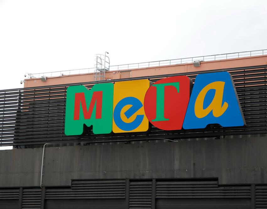 Сгоревший в Химках ТЦ «Мега» могли поджечь умышленно