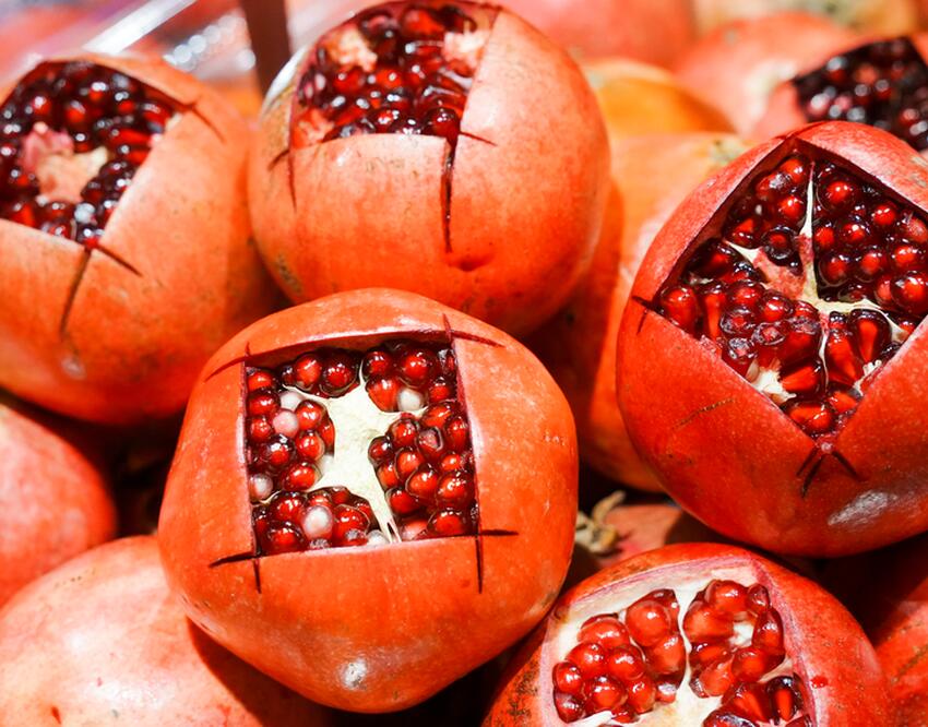 Чем полезен и опасен гранат: врач раскрыл все секреты фрукта