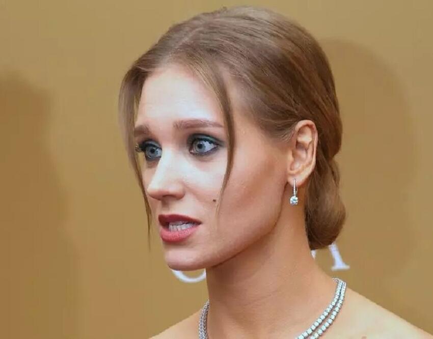 Ураган «Кристи»: Асмус покаталась в пустыне на сноуборде