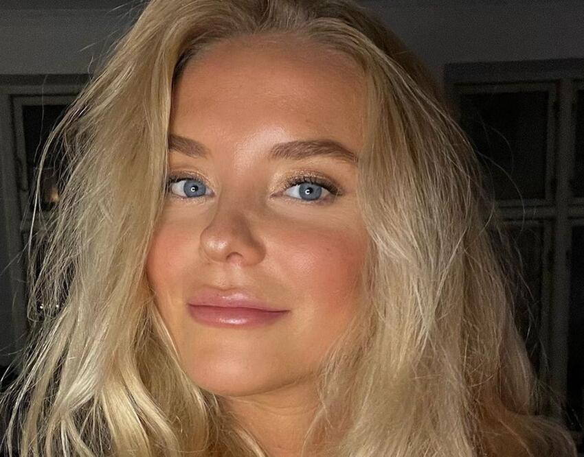 «Бррр»: красотка-пловчиха показала раскрасневшуюся попу после плавания ...