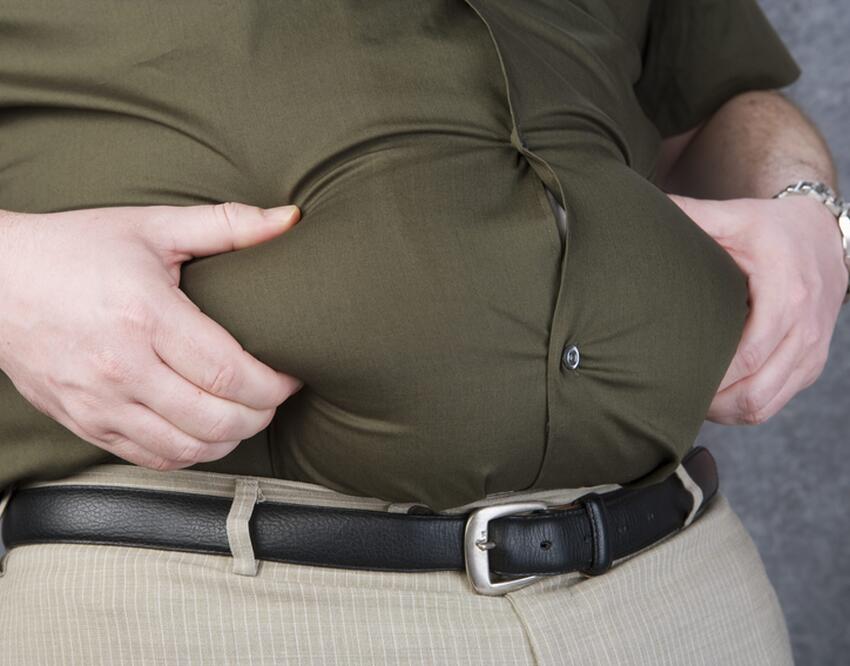 Почему у мужчин появляется живот: названа главная причина