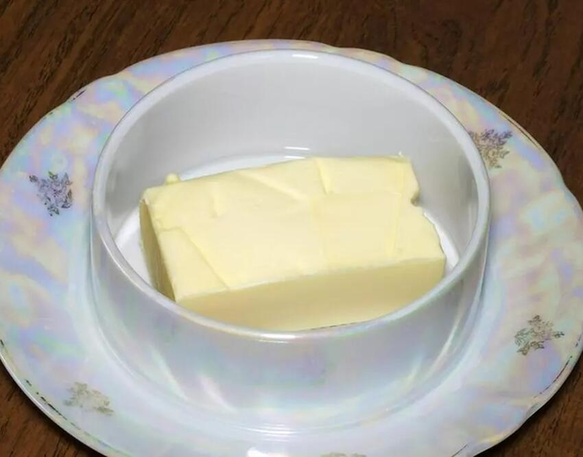 Масло дисперсная система. Масло сливочное для организма. Полезность сливочного масла для организма человека. Сливочное масло полезно. Полезные вещества в сливочном масле.