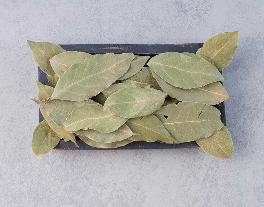 Лишь избранные знают, чем это кончится: разложите лавровый лист по ...