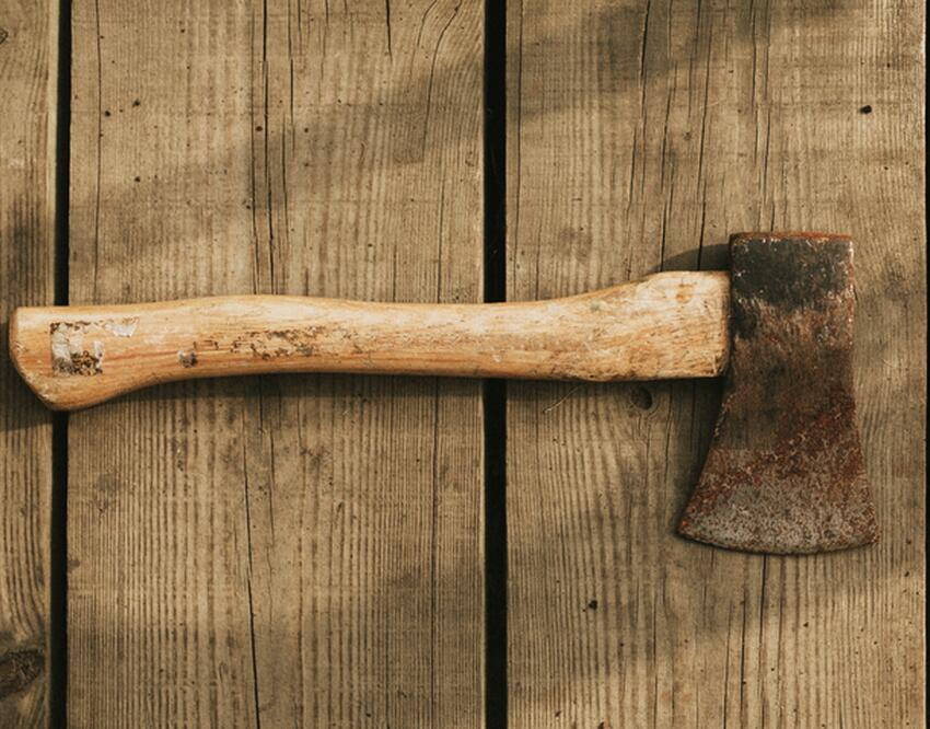 Дачникам назвали жидкость, которая уничтожит ржавчину на инвентаре за сутки