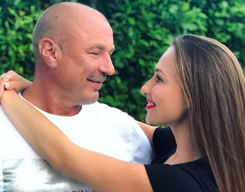 Михайлова в мизерном бикини нежно прильнула к Жулину: не стыдятся ...