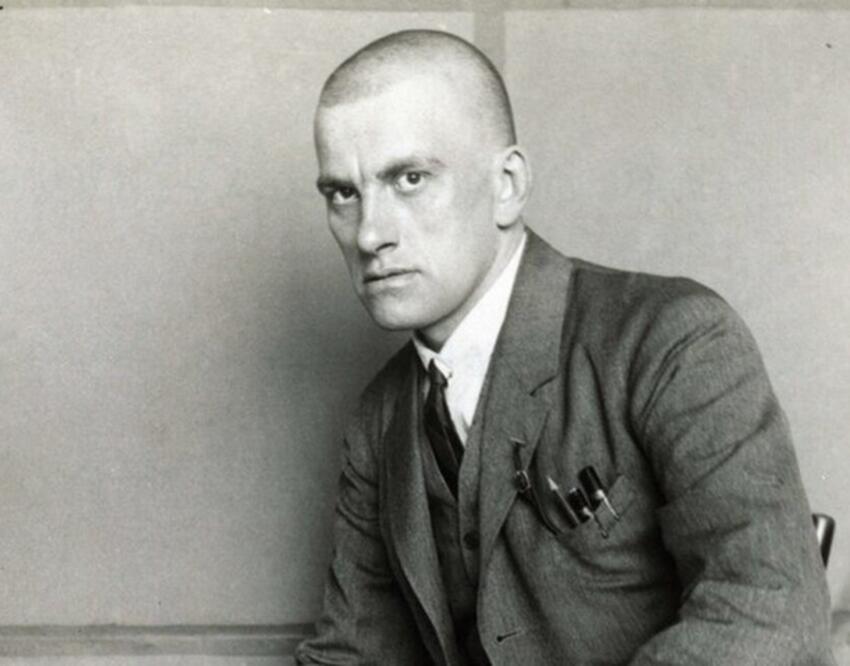 Ответ на вопрос про дураков Владимира Маяковского, который превратился ...