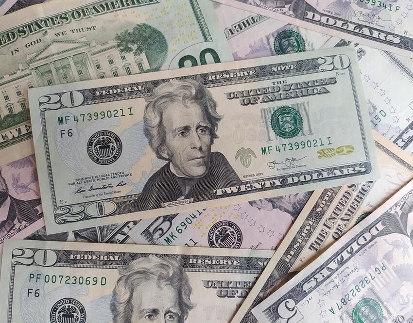 Доллар пошел в рост, евро снижается на старте торгов 27 октября ...