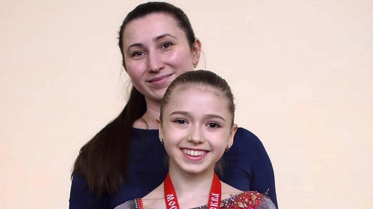 Камила валиева мама. Камила валиева мама. Камила валиева мама. Камила валиева фигуристка. Камила валиева с мамой фото.