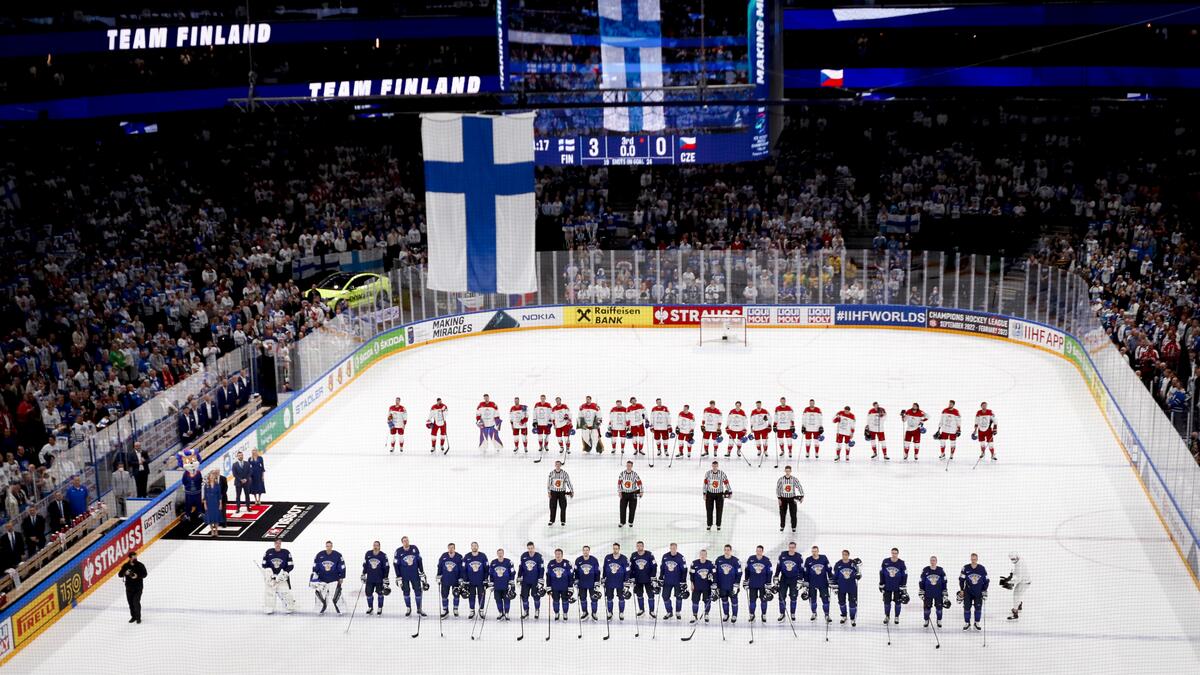 Чемпионат хельсинки. Хоккей 2022 финляндия сша. Чемпионат хельсинки. Чемпионат хельсинки. Хоккеисты россии.