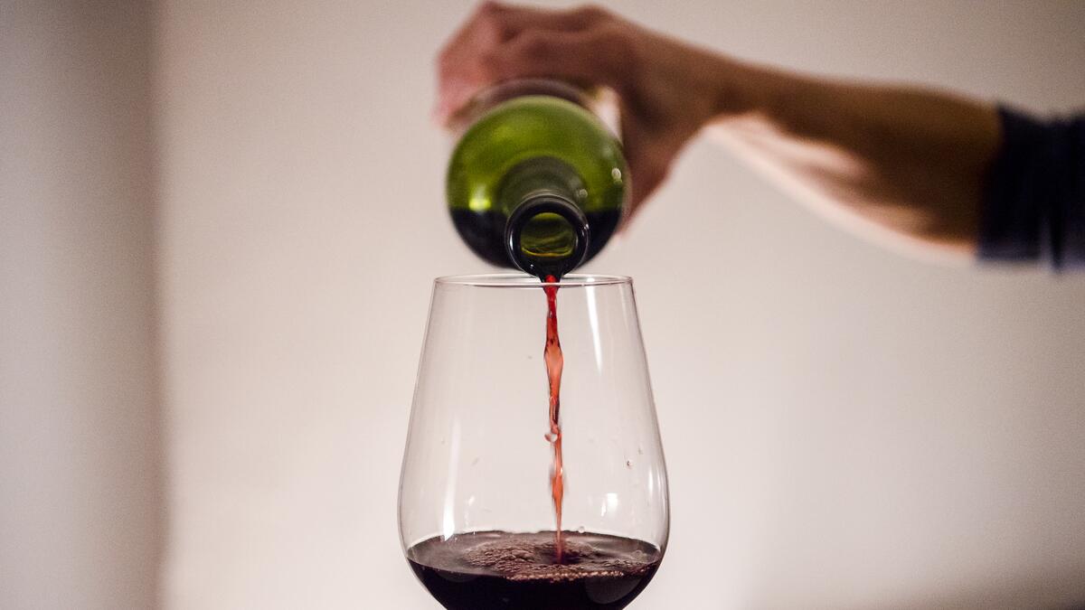Вино помогает. Врач и вино. Вино для здоровья. Ученые и алкоголь. Вкус вина помогает
