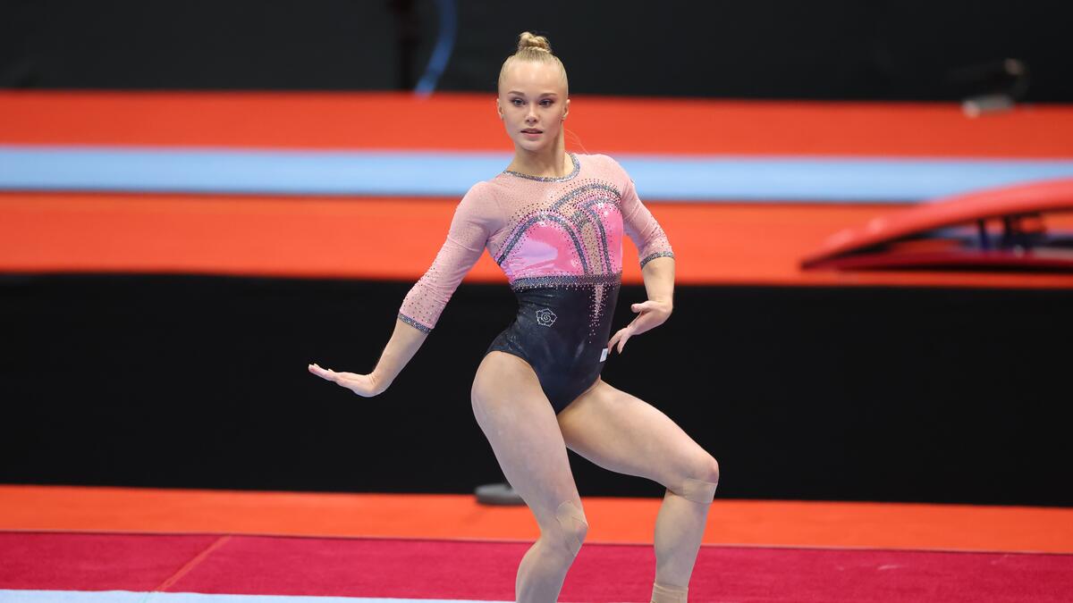 Гимнастка Солдатова попозировала в обтягивающем костюме. Видео - Чемпионат