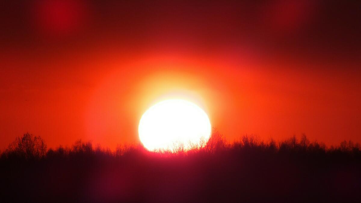 температура внутри солнца в градусах. солнце 10 градус. 10 солнц. расчёт температуры внутри солнца. солнце 10 градус.