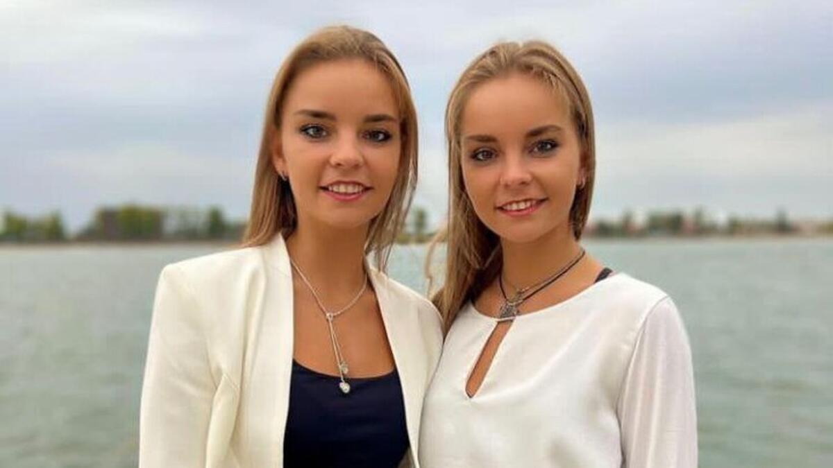 попка сестры 