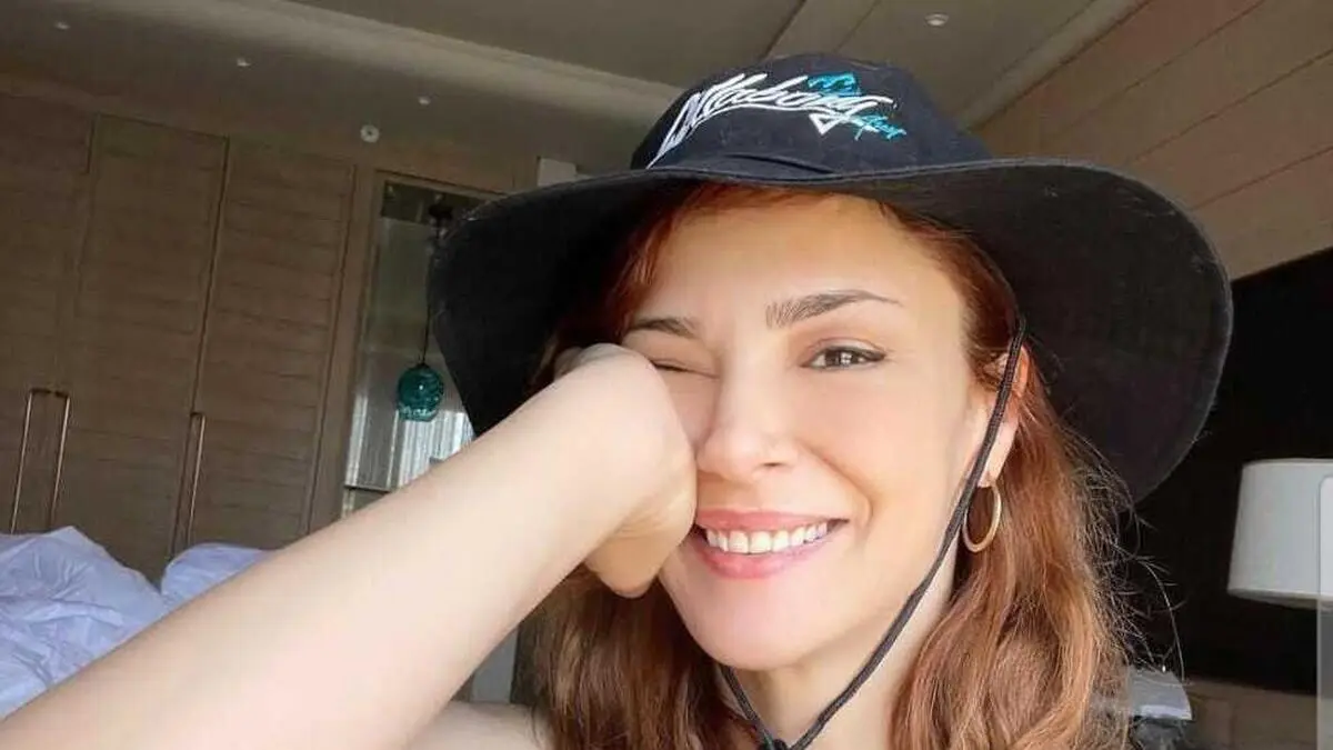 Мине тугай до и после пластики Oyuncu Mine Tugay’a sosyal medyadan hakaret eden sanık hakkında yakalama kararı