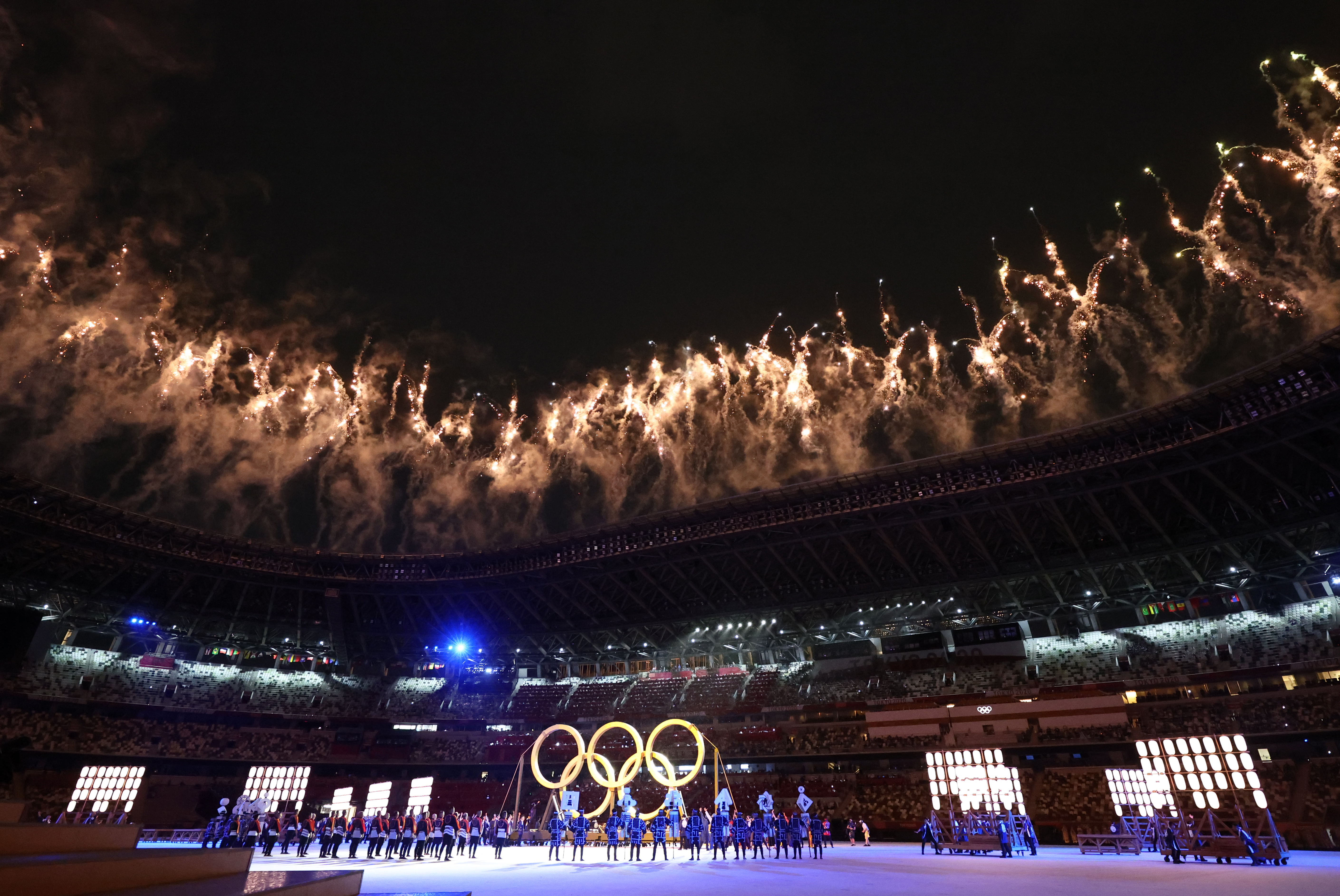 Токио 2020 смотрим. Токио 2020 церемония открытия. Олимпийские игры 2020 стадион о стадионе Токио. Токио 2020 олимпиада церемония открытия. Церемония открытия летних Олимпийских игр 2020.