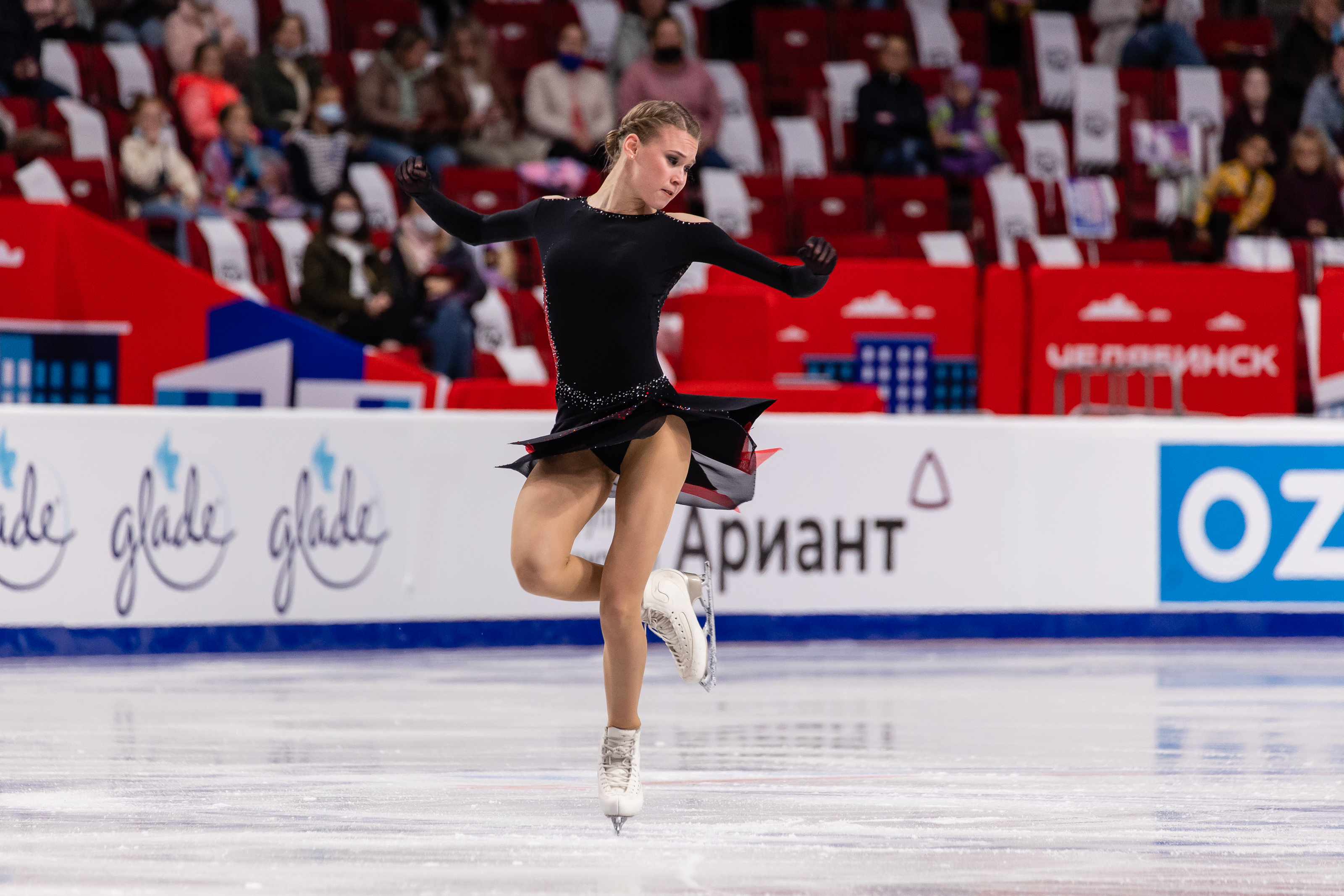 Произвольная программа гран. Хромых фигуристка. Майя фигуристка. Траньков Майя Хромых. Майя Хромых Варшава.