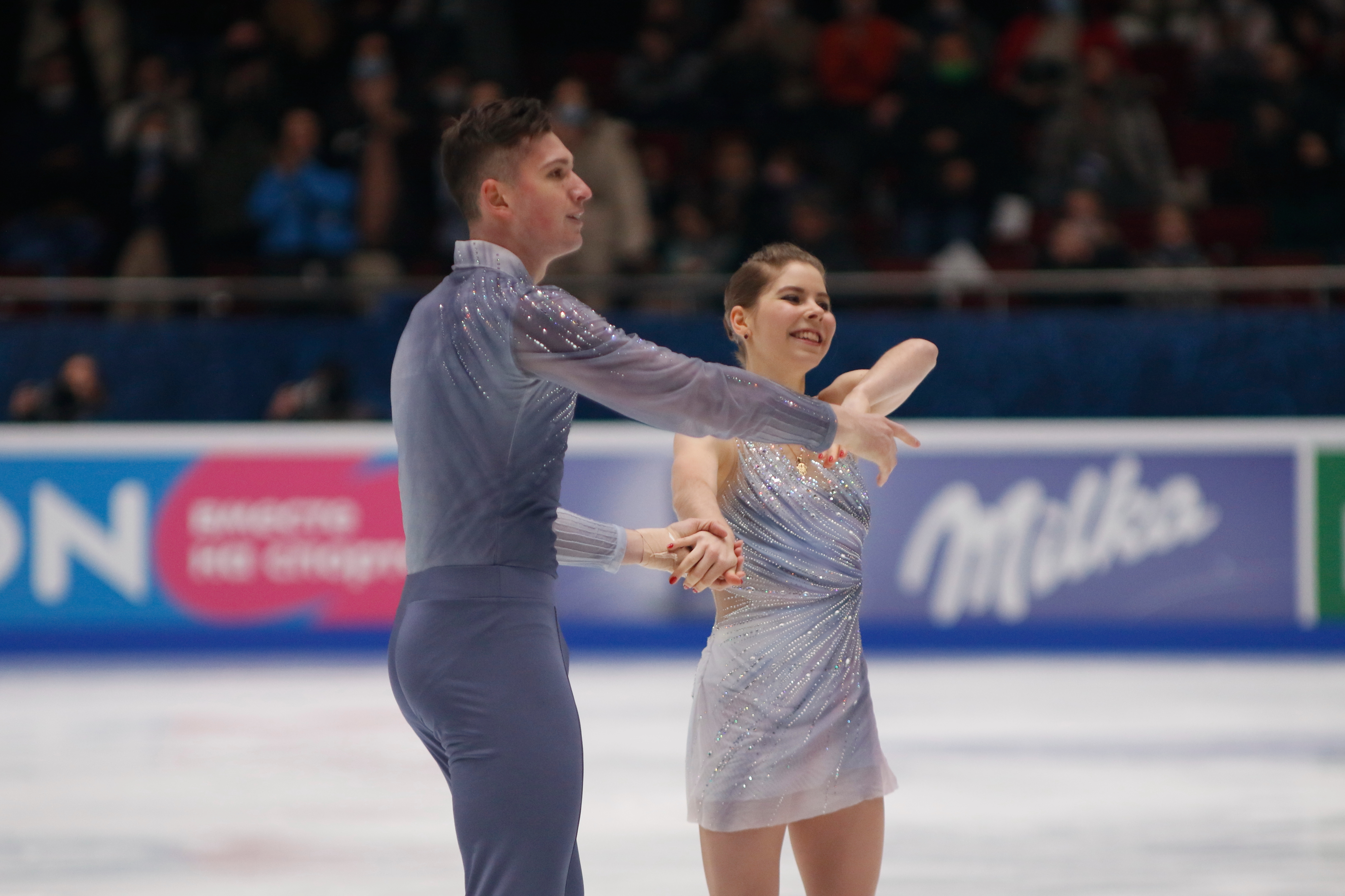 Пары чемпионата. Мишина Галлямов Чемпионат Европы 2022. Анастасия Мишина и Александр Галлямов произвольная программа. Фигуристы Мишина и Галлямов 2022г. Мишина и Галлямов олимпиада произвольная программа.