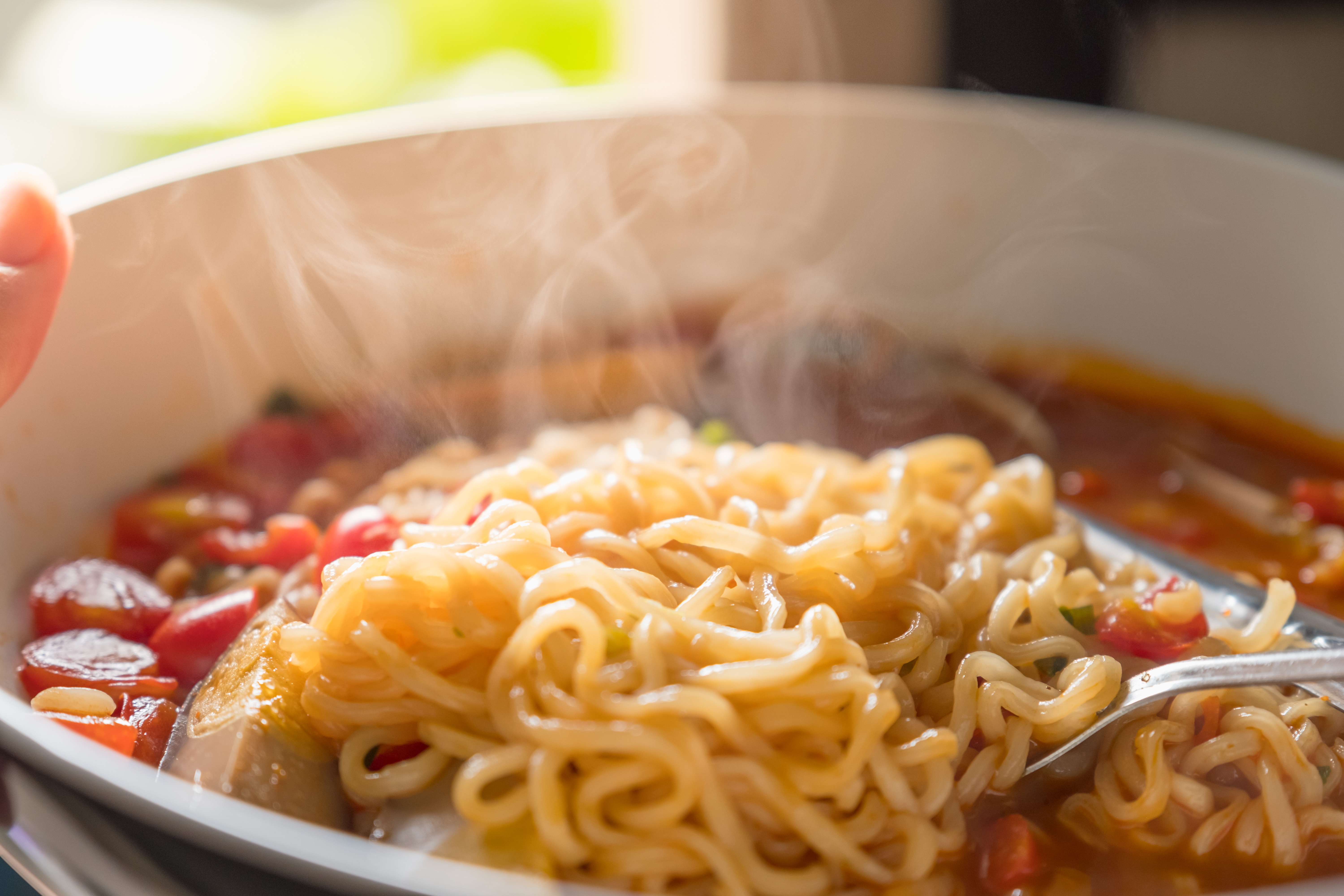 Рейтинг лапши. Китайская лапша instant Noodle. Кукси Роллтон. Лапша Чан рамён острая. Лапша быстрого приготовления Noodles.