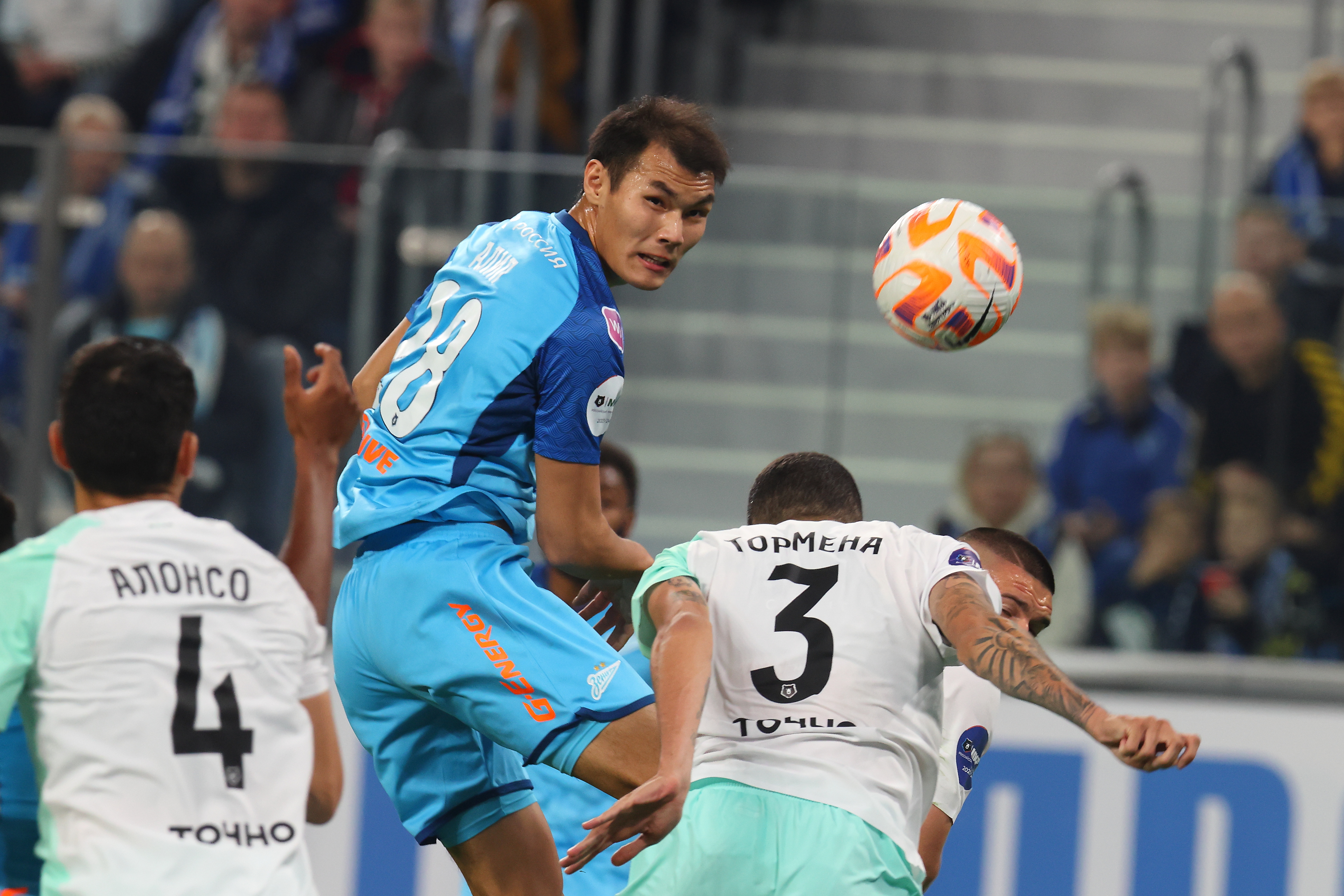 Экс-нападающий сборной России посоветовал Алипу пешком дойти до Великобритании ради «МЮ»