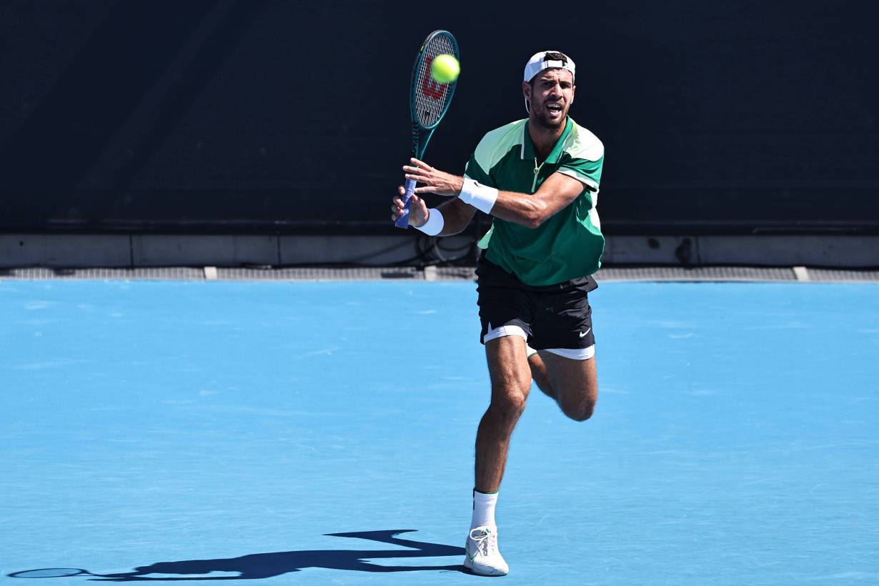 Хачанов вышел в четвертый круг Australian Open и сыграет с итальянцем Янником Синнером